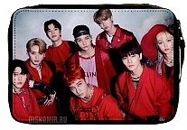   Stray Kids