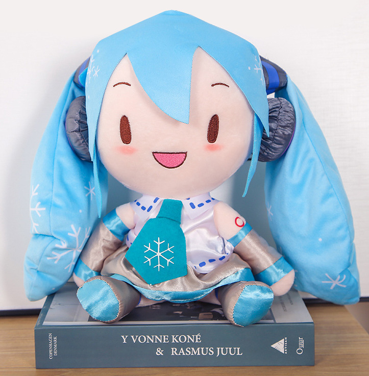 ���������� ������� ������ ������� �������� Miku Hatsune � ������� ��������� 320 mm �� ����� ��������� / Vocaloid